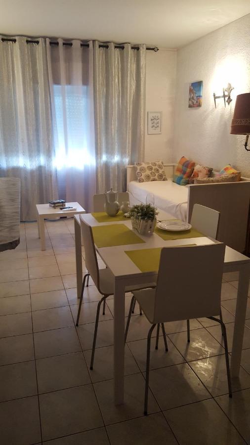 Quarteira Home Beach Ferias Tranquilas A 1Km Da Praia Totalmente Renovado Exterior foto